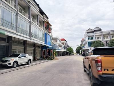 $1,800 Shophouse