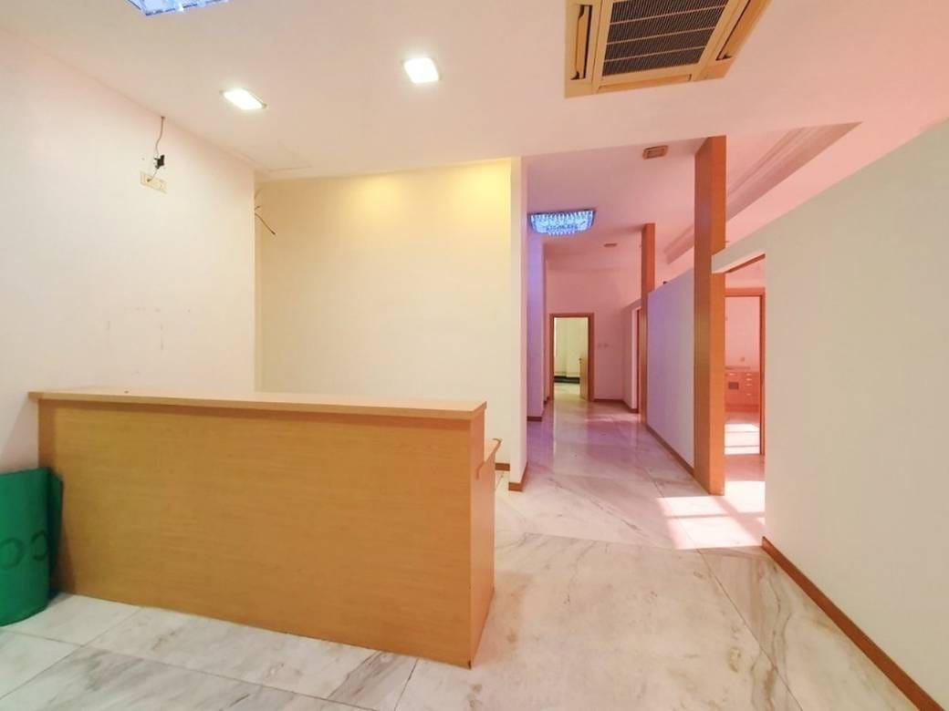 100 sqm Living Size Kanceláře K pronájmu in Boeng Keng Kang