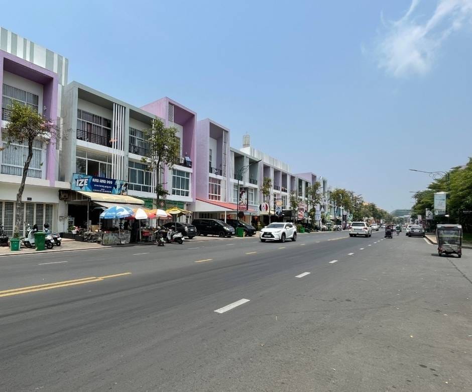 Borey Peng Huoth: The Star Platinum Herminus | $400,000 Shophouse