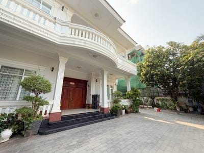 $4,500 Villa