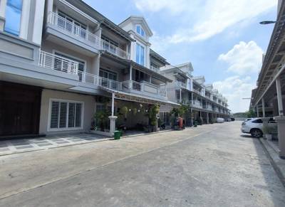 $145,000 Maison en rangée