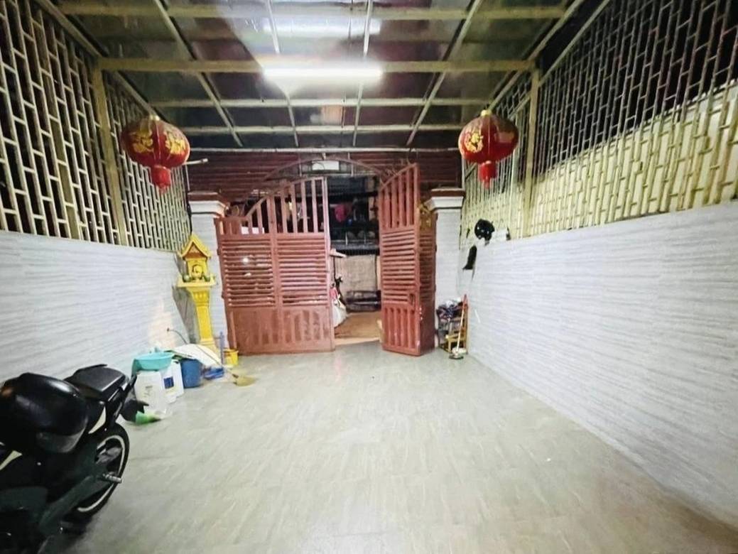 $1,000 Shophouse