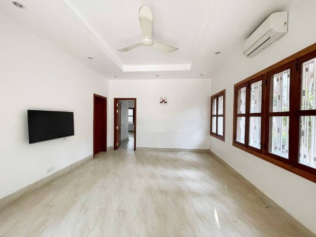 $4,500 Vila