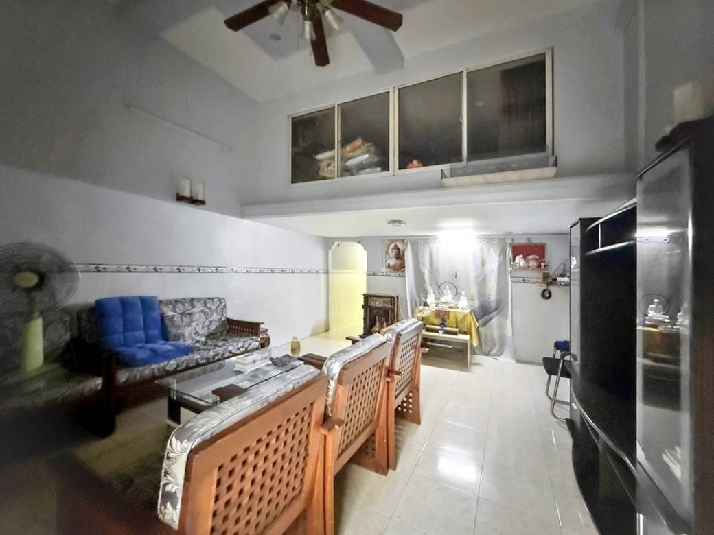 $140,000 Flat House