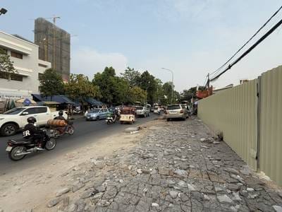 Srah Chak Lot For Rent in Srah Chak