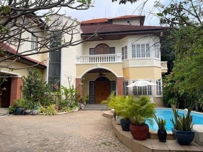 $2,500 Villa