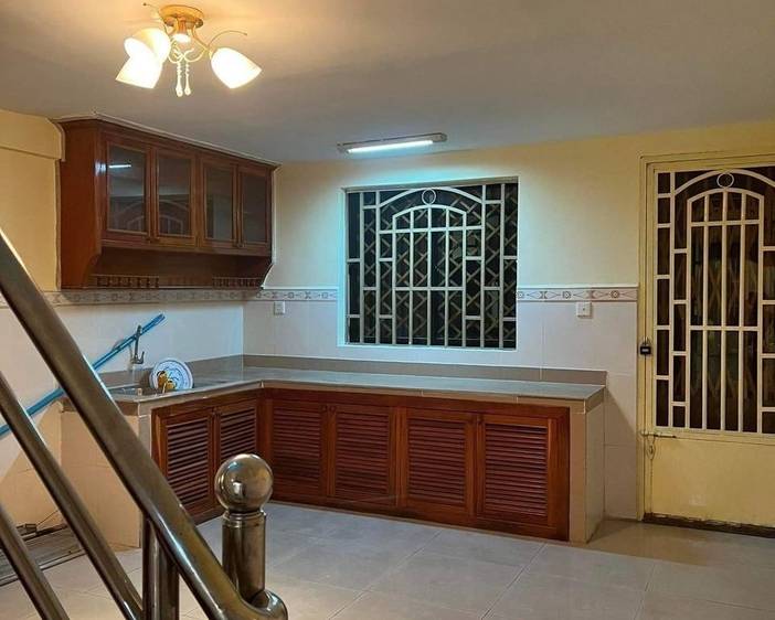 แฟลตเฮ้าส์ สำหรับขาย ใน Por Sen Chey $85,000