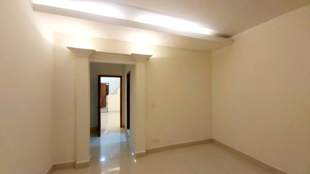 Shophouse K pronájmu in Sen Sok $400