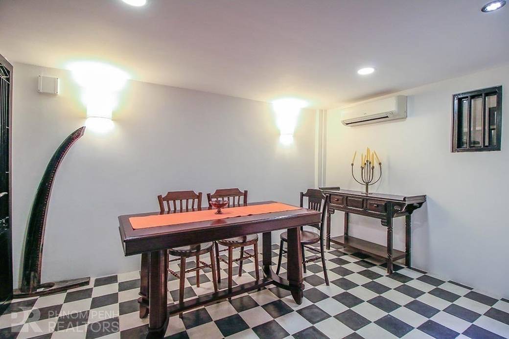 Condo Na wynajem o powierzchni działki 84 m²