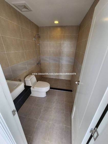 Flat House For Sale with 2 Parking Space
