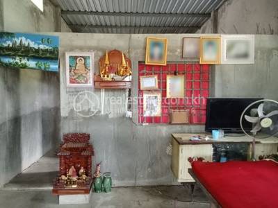 210 sqm Living Size House and lot Na prodej in Kandal Stueng