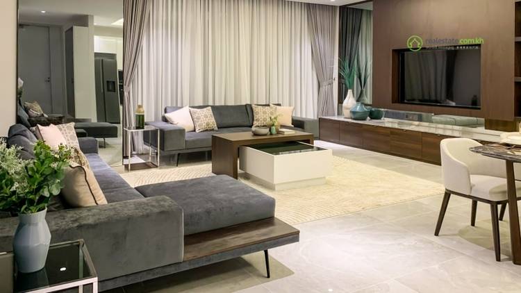 3-Bedroom Condo for Resale in J Tower 3 – 70th Floor