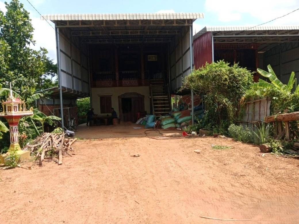 284.7 sqm Living Size House and lot Na prodej in Ponhea Kraek