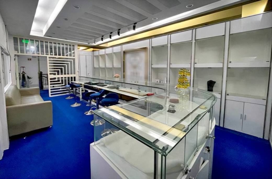 Boeng Keng Kang店屋出售，价格$380,000