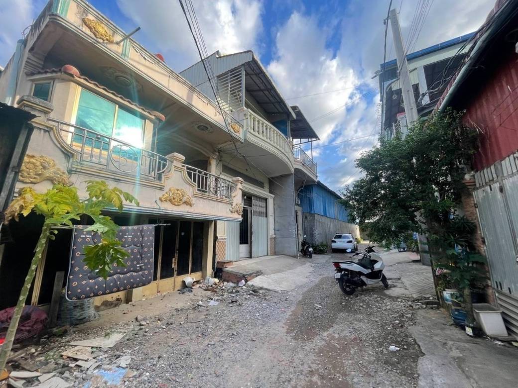 120 sqm Living Size House and lot Na prodej in Meanchey