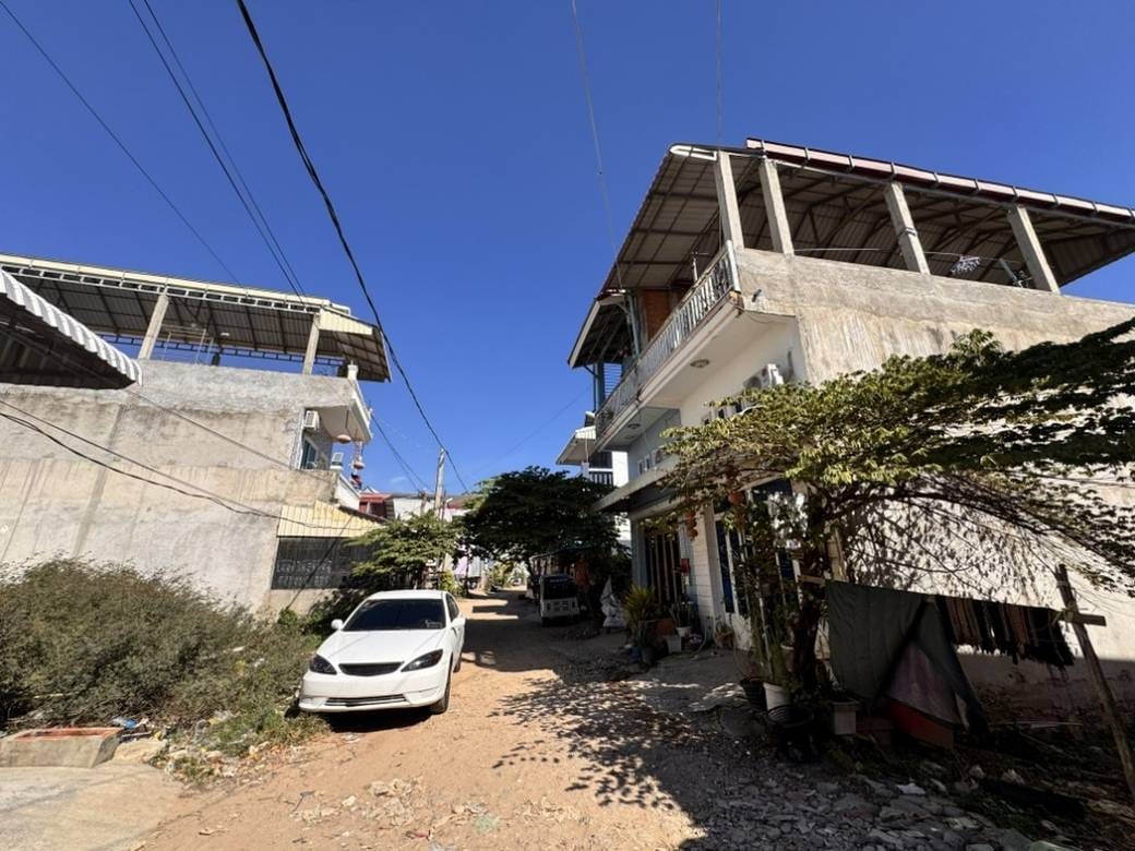 115.5 sqm Living Size Flat House For Sale in Sen Sok