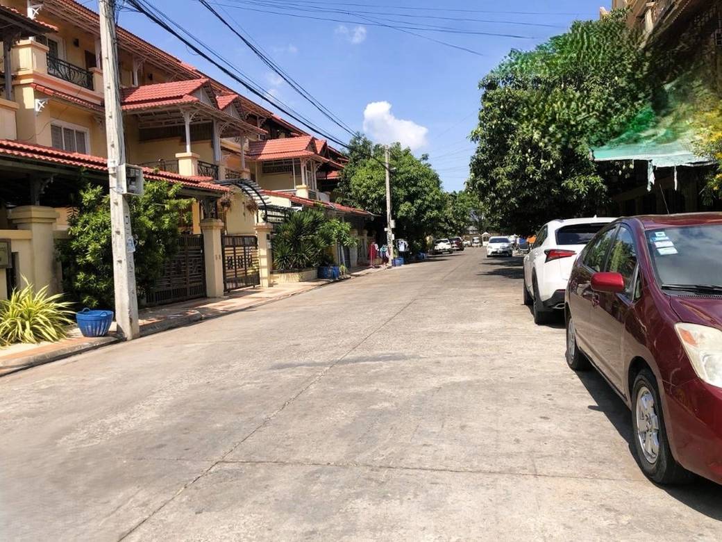 216 sqm Living Size Villa For Sale in Sen Sok