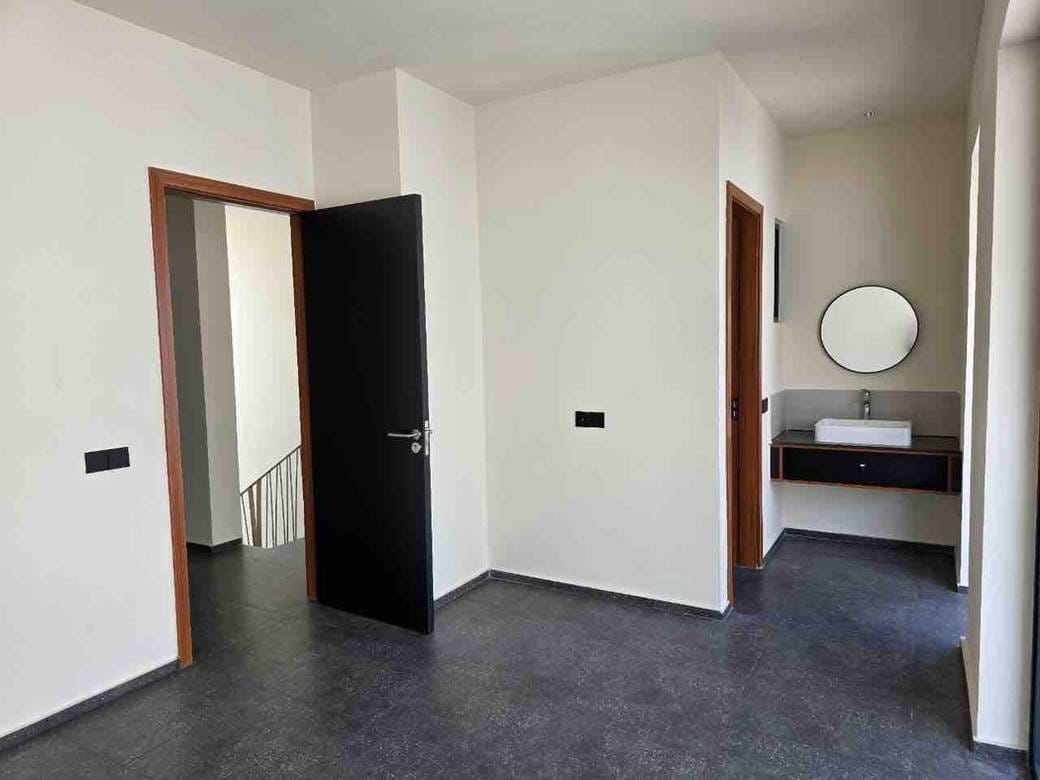 Samraong Village | Vila Na prodej with 1 Parking Space