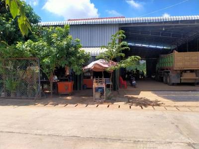 305 sqm Living Size House and lot Na prodej in Mukh Kampul