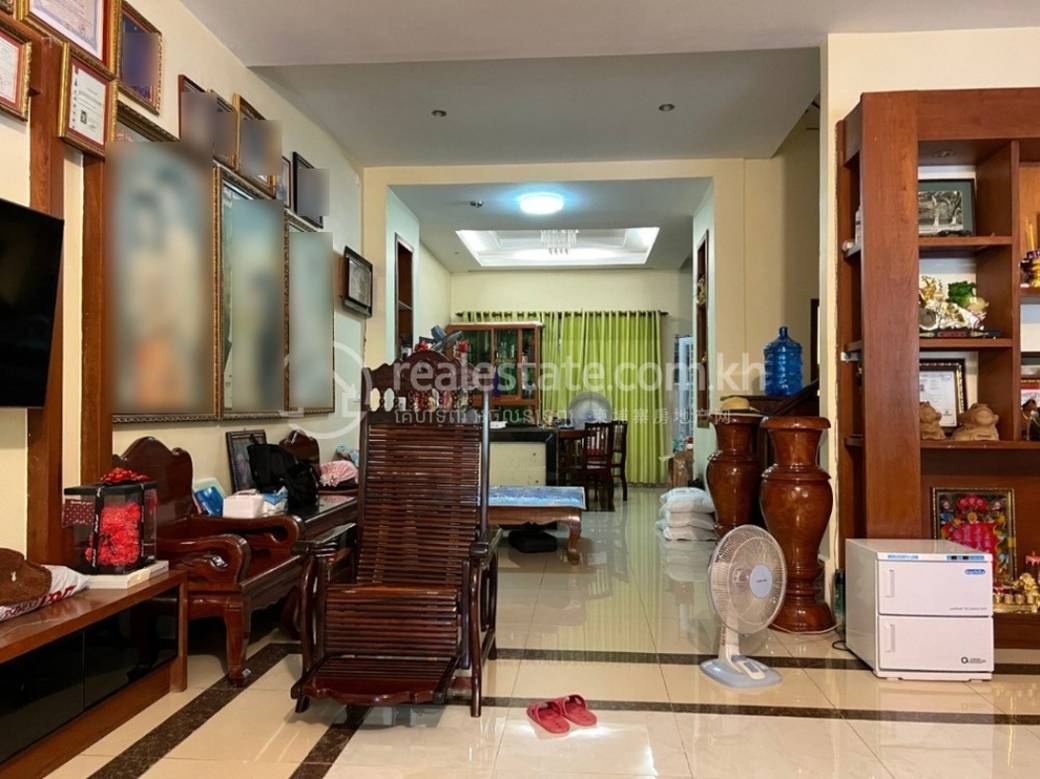 $195,000 Villa