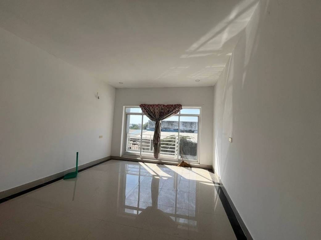 78 sqm Land Size Flat House For Sale