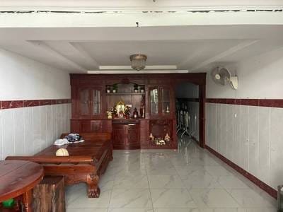 $90,000 Flat House