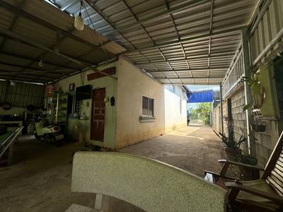 940 sqm Land Size House and lot For Sale