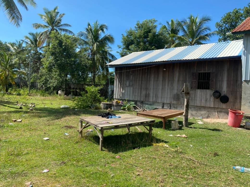200 sqm Living Size Sklad Na prodej in Pursat