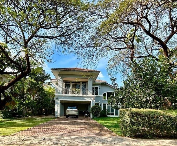$1,000,000 Vila