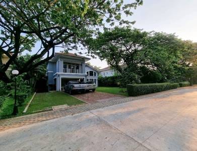 742 sqm Land Size Vila For Sale & Rent