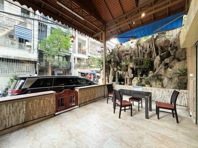 200 sqm Living Size Restaurant For Rent in Chamkarmon