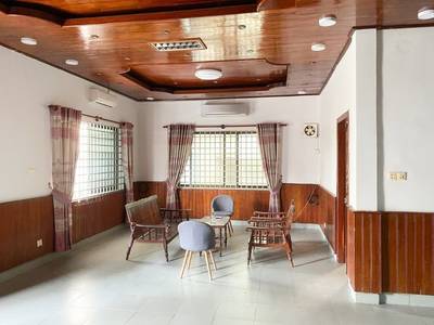 10 Bedrooms Vila K pronájmu for $2,500