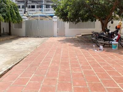 528 sqm Land Size Vila K pronájmu