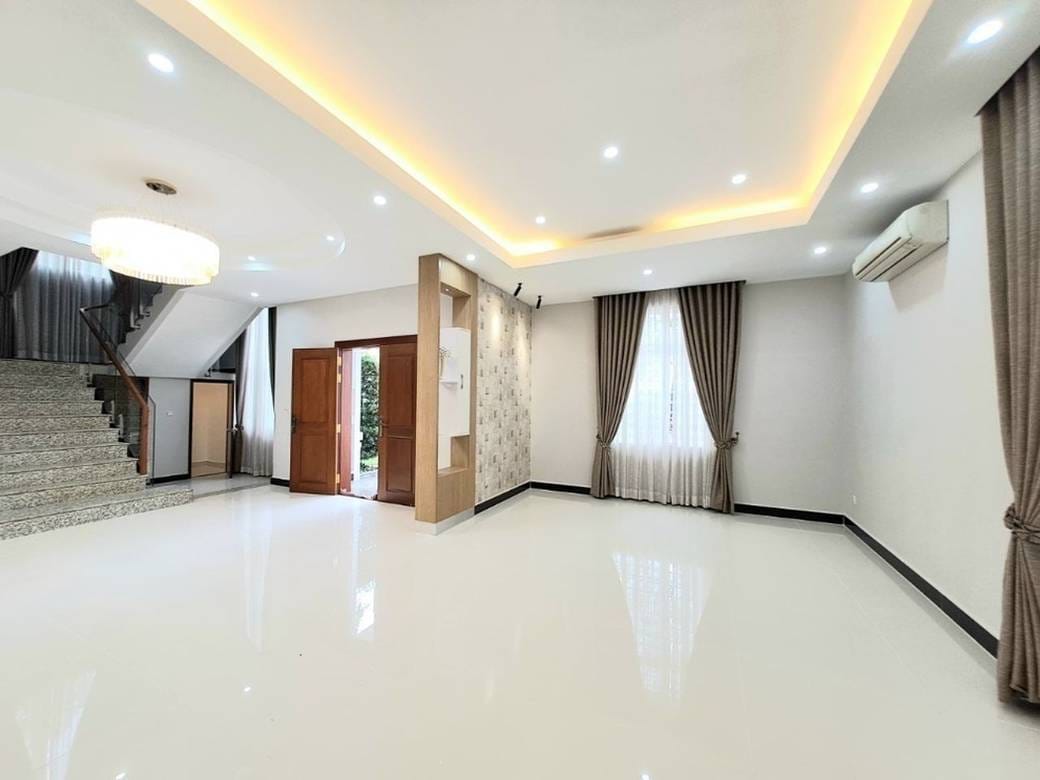 Khmuonh Villa For Sale in Khmuonh