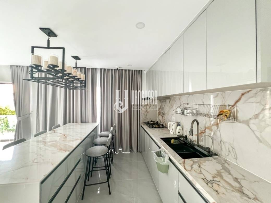 Budynek Na wynajem o powierzchni działki 268 m²