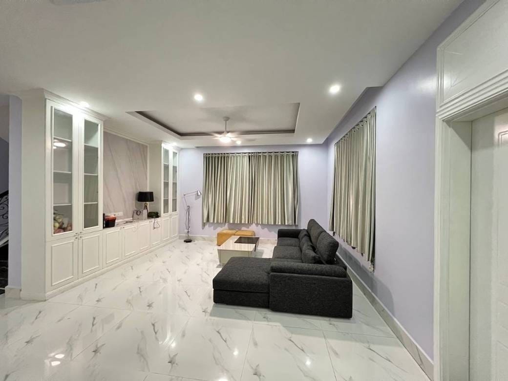 Villa For Sale in Chroy Changvar $890,000