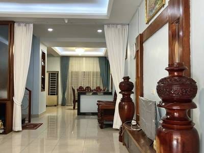 Dvojvila K pronájmu in Sen Sok $1,400