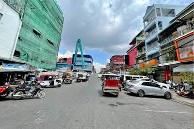 ตึกแถว สำหรับเช่า ใน Boeng Keng Kang $2,500
