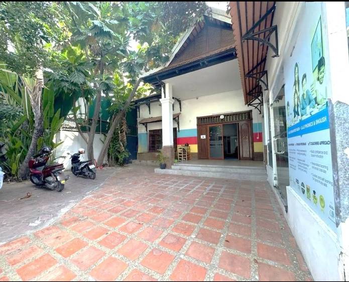 4 Bedrooms Villa For Rent