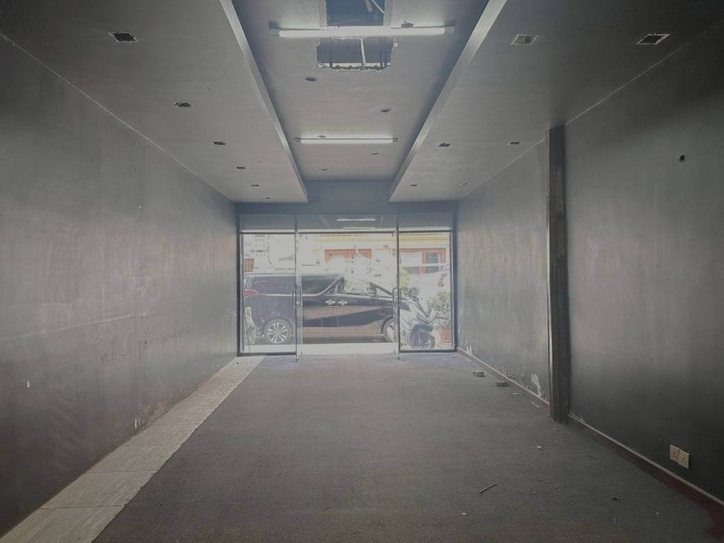 $2,000 Shophouse