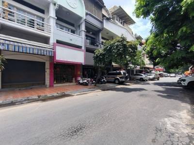 Tumnob Tuek店屋出租，位于Tumnob Tuek