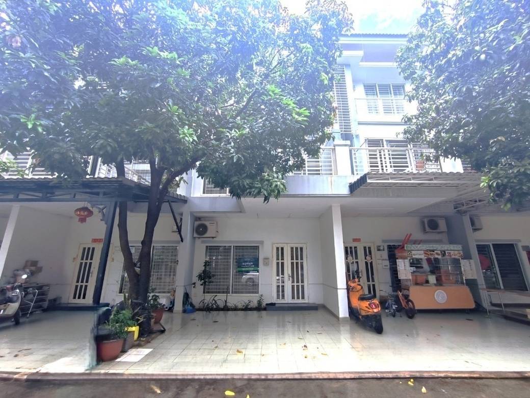 Link House For Rent in Phnom Penh Thmey, Sen Sok, Phnom Penh