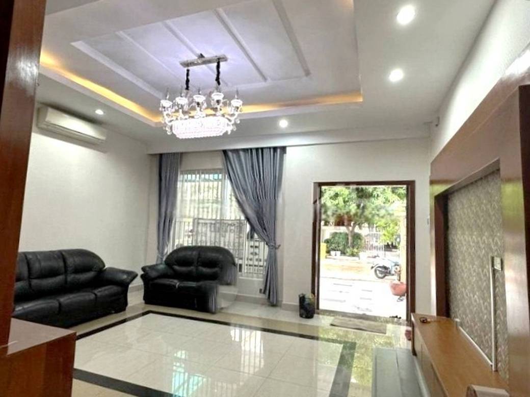Řadový dům K pronájmu in Phnom Penh Thmey, Sen Sok, Phnom Penh