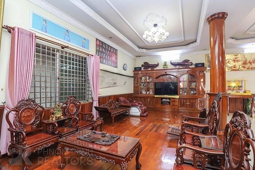 Vila K pronájmu in Tuek L'ak 3, Toul Kork, Phnom Penh
