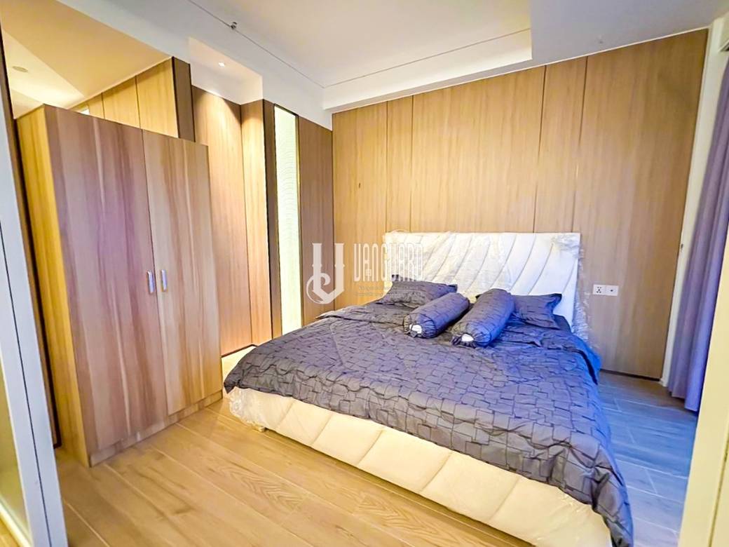 Condo For Sale & Rent in Chbar Ampov $120,000