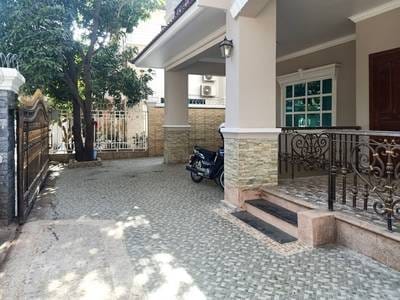 $2,000 Vila