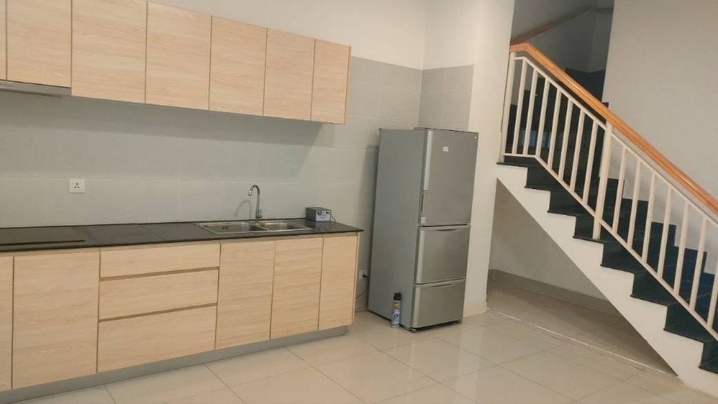 Zařízeno Shophouse K pronájmu