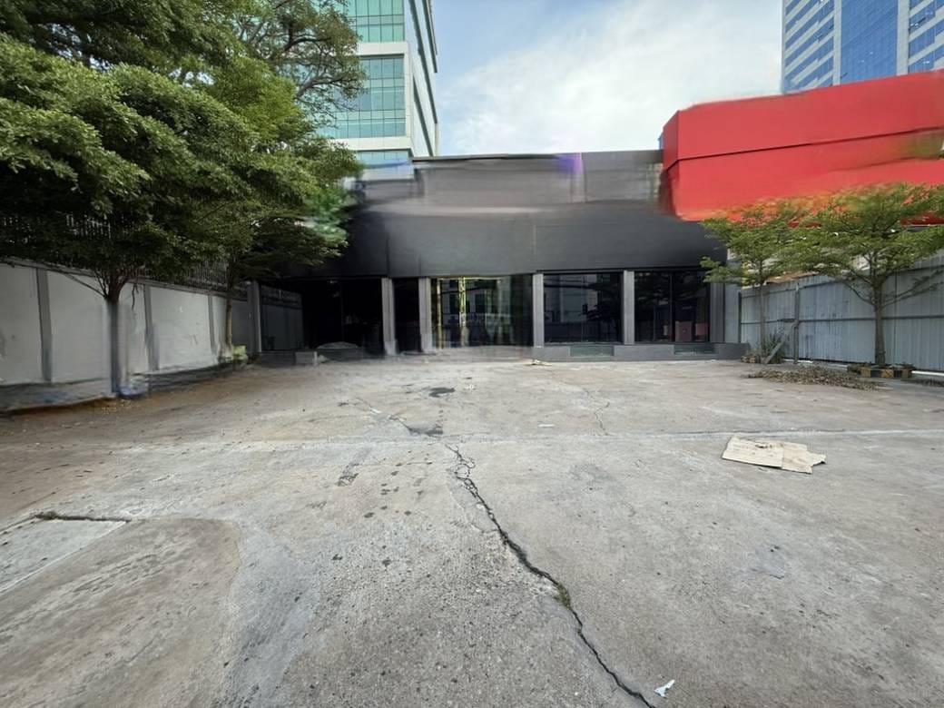 7 MakaraCommercialShophouse出租，价格$7,000