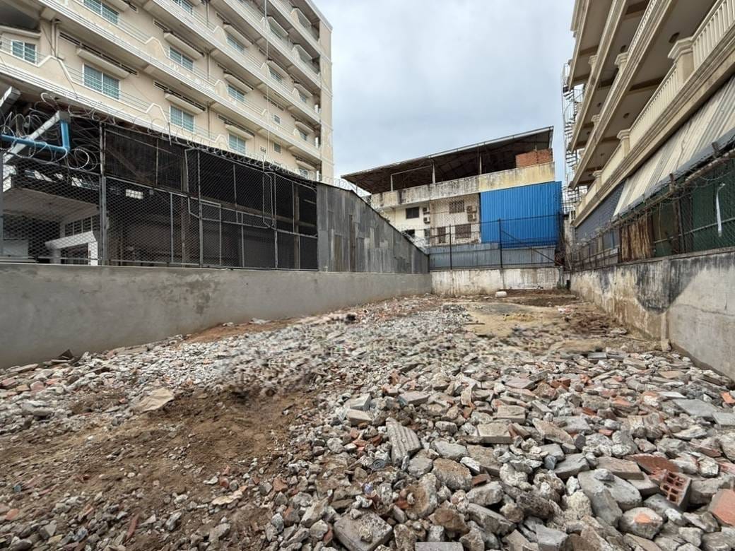 Tuek L'ak 3 Pozemky Na prodej in Tuek L'ak 3