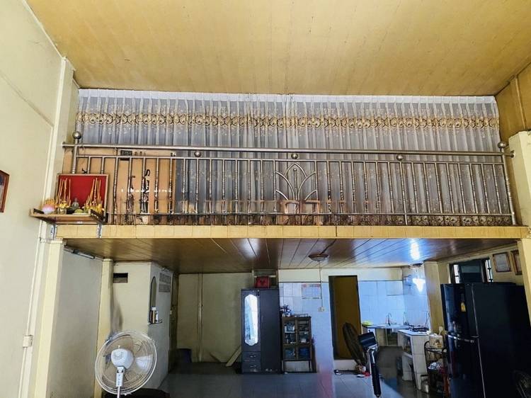 Flat House For Sale in Phsar Chas, Daun Penh, Phnom Penh
